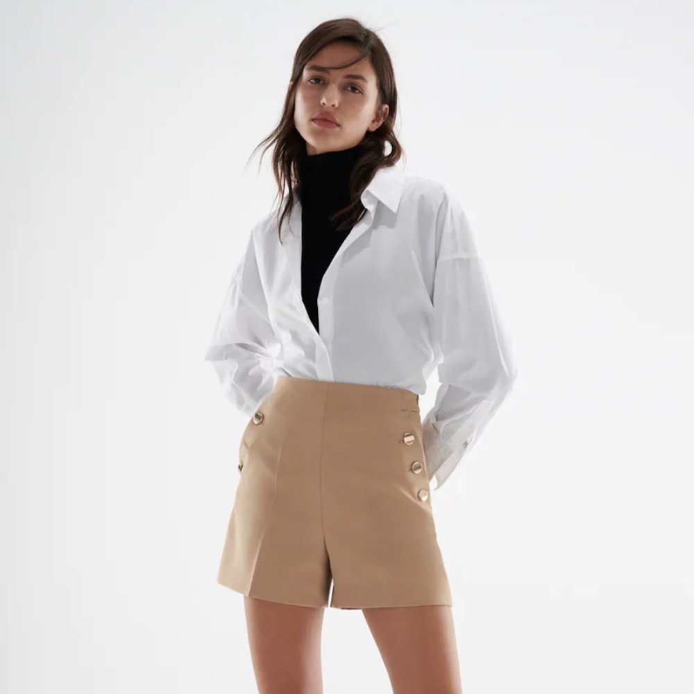 NWOT Zara High-Waisted Shorts with Buttons in Green (Size M)